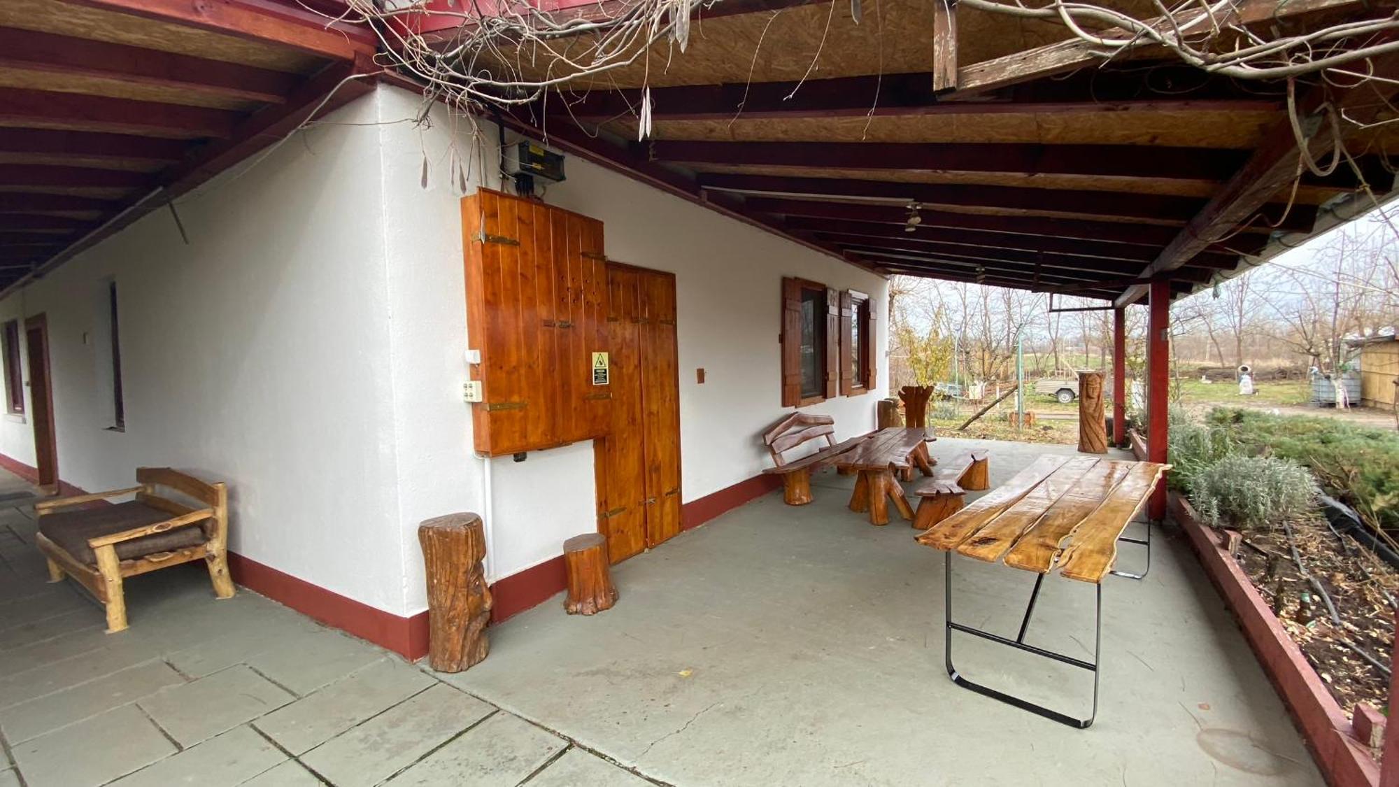 Dobo Tanya Villa Roszke ภายนอก รูปภาพ