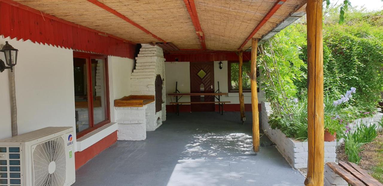 Dobo Tanya Villa Roszke ภายนอก รูปภาพ